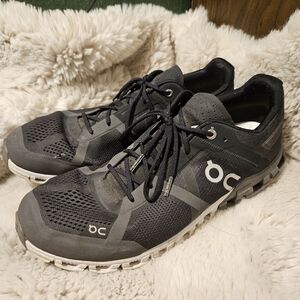 ON Cloud Running Cloudflow Shoes Men's Size 11 Black & White